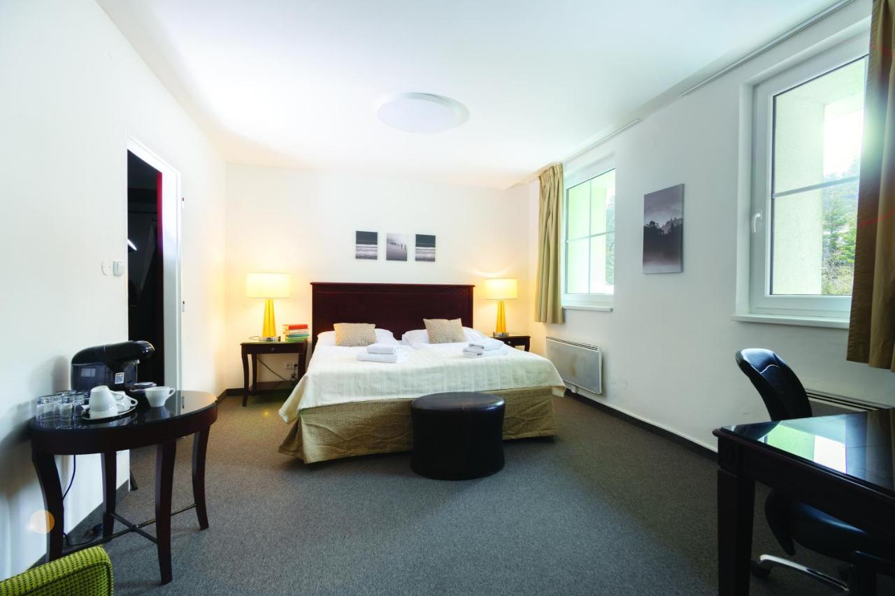 Hotel Petrovy Kameny Karlova Studánka Exteriör bild